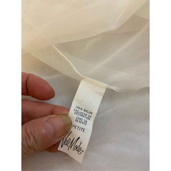 Val Mode bridal lace nylon gown pearl buttons Small petite Vtg USA rn#16985 - Picture 5 of 9